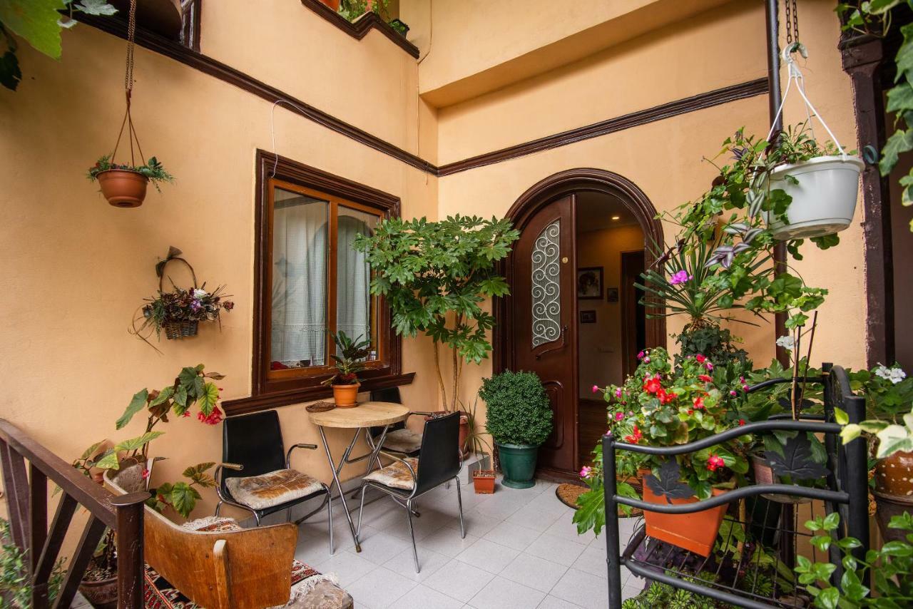Lia'S Guest House 트빌리시 외부 사진